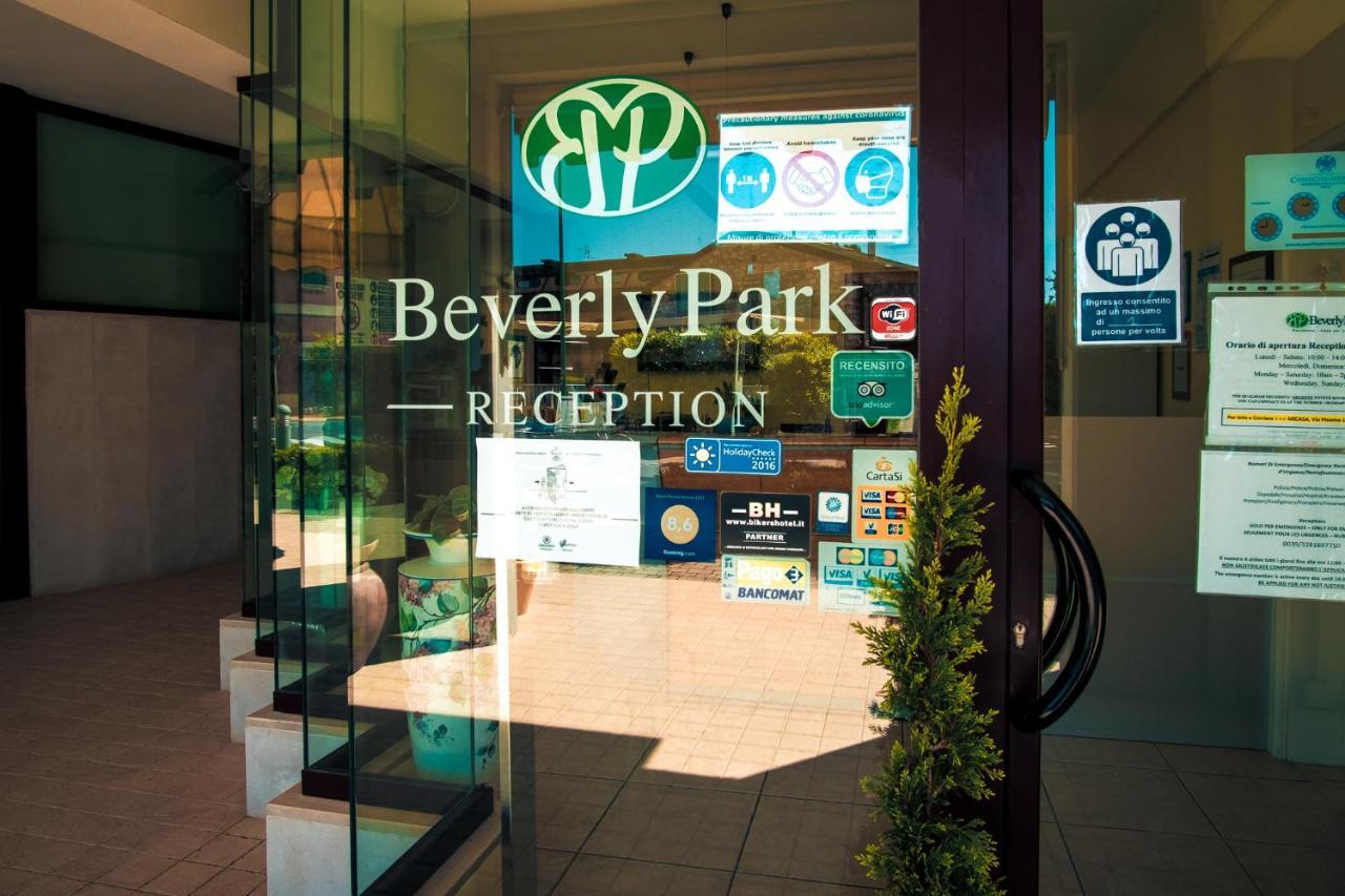 Beverly Park Residence Tirrenia Eksteriør billede